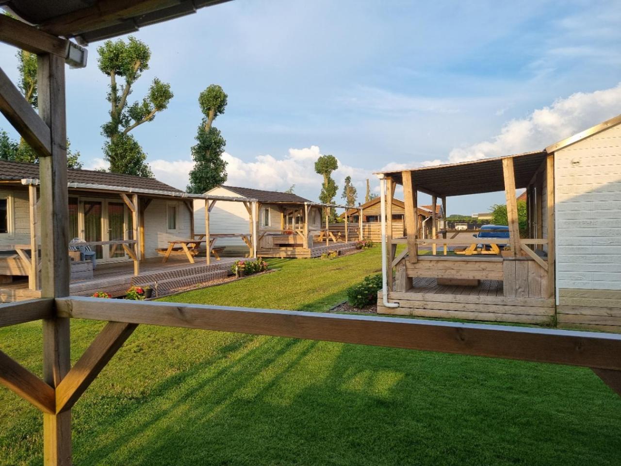 Camping De Tulpenweide Breezand Exterior foto